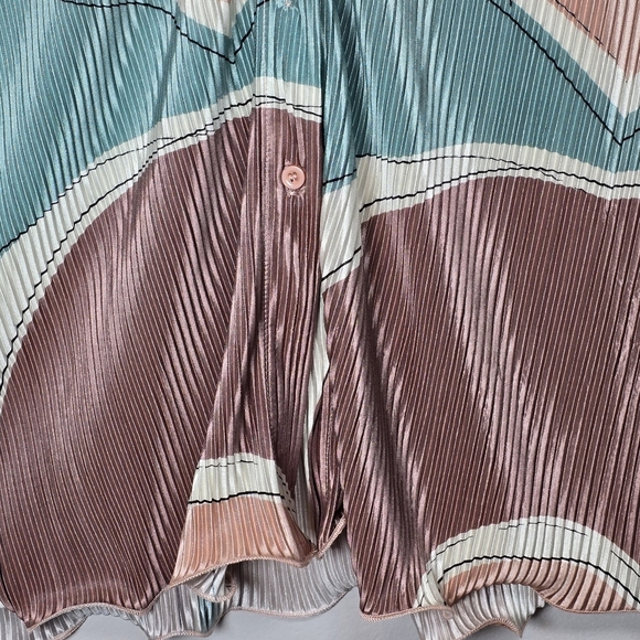 PrettyLittleThing Stone Abstract Print Plisse Frill Hem Shirt Dress Oversized 10 - Picture 8 of 16